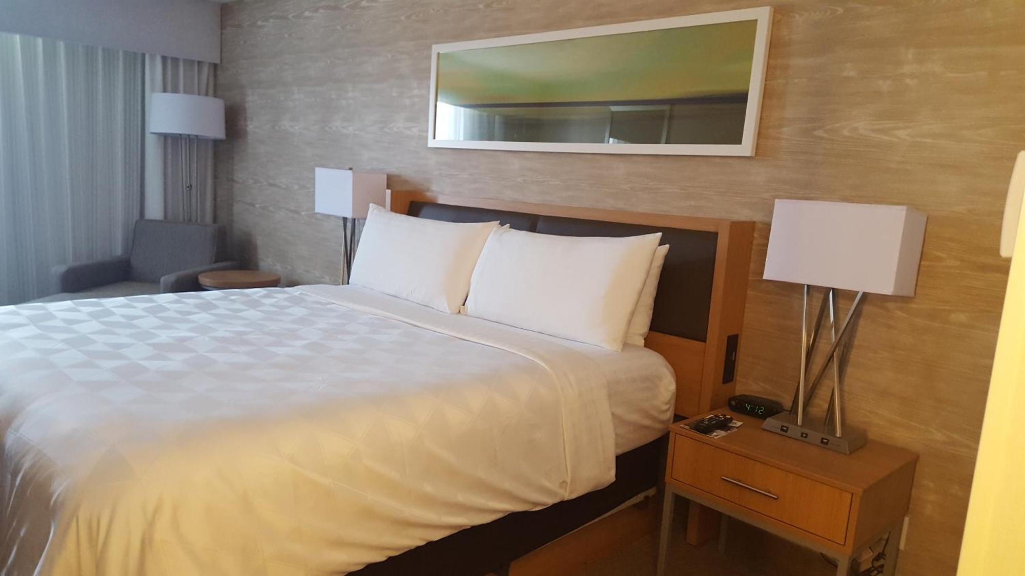 Holiday Inn Palmdale-Lancaster, an IHG Hotel Bagian luar foto