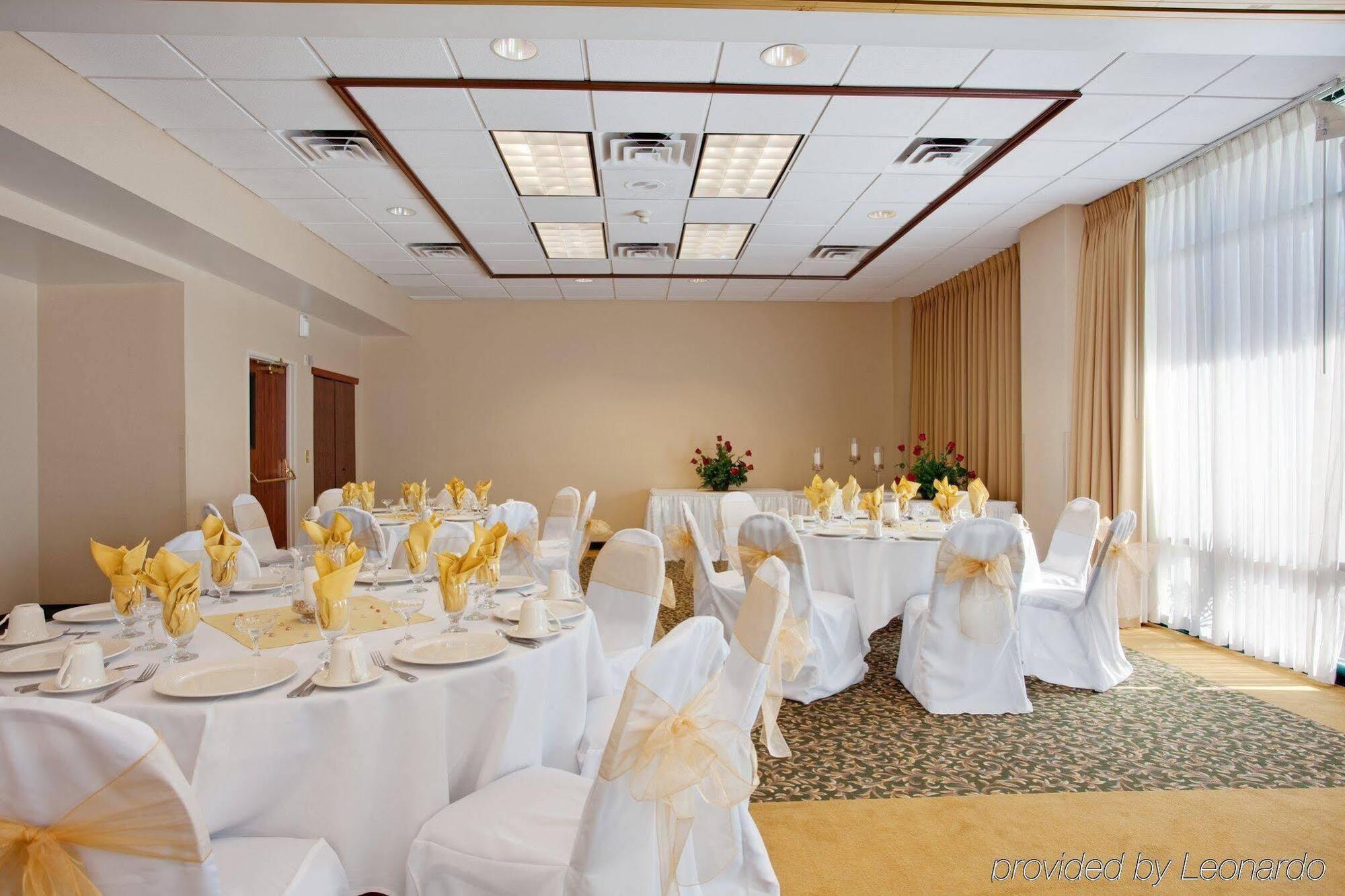 Holiday Inn Palmdale-Lancaster, an IHG Hotel Bagian luar foto
